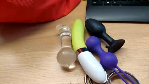 brianriver online show from March 7, 11:32 am