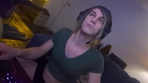 Snapshot of brookiebabyyyx3 chatting on February 8, 9:13 am brooke online show from February 8, 9:13 am