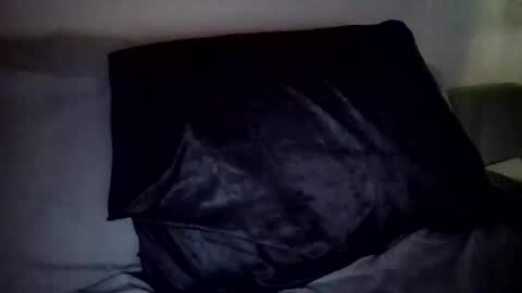 Snapshot of caligirl310r chatting on December 22, 4:38 pm Caligurl   Queen    Head Fluffer In Charge  Goddess of Cocktease   Mistress of Holes online show from December 22, 4:38 pm