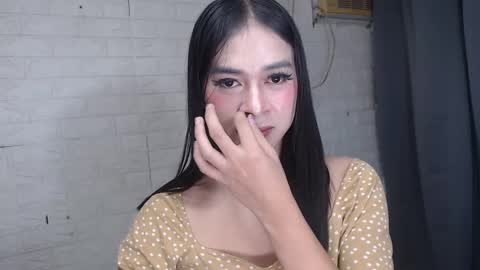 Snapshot of camela_star chatting on January 2, 1:27 am camela_star online show from January 2, 1:27 am