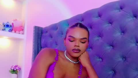 camiestrada online show from October 18, 11:52 pm