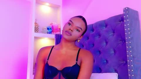 camiestrada online show from December 3, 9:24 am