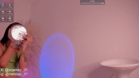 Laura Camila online show from December 14, 6:52 pm