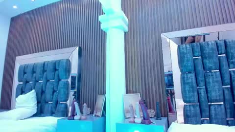 camy_cann_ online show from April 15, 11:49 pm