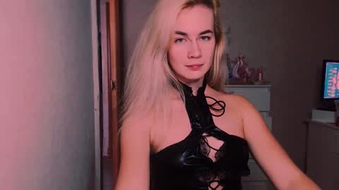 Carin online show from November 4, 7:57 pm