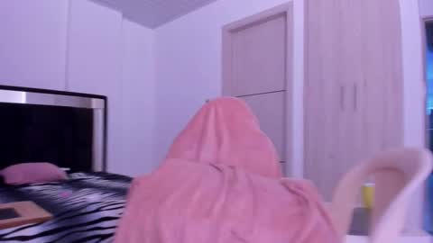 Snapshot of carla_jenner2 chatting on September 23, 6:19 am carla_jenner2 online show from September 23, 6:19 am