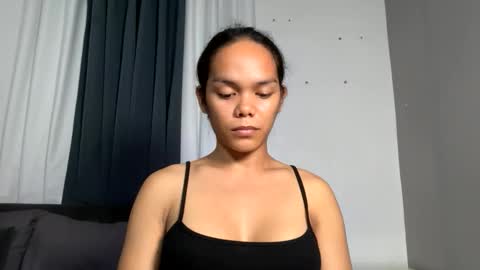 caroline_east online show from March 24, 5:40 pm