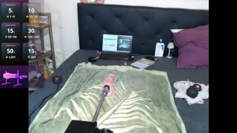 charlenne701298 online show from October 22, 6:43 pm