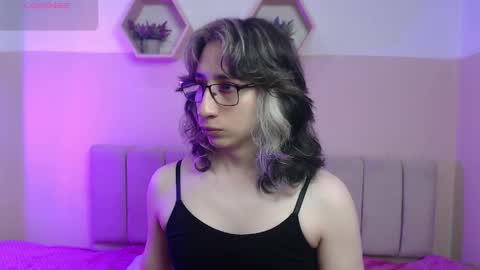 charlothe_dumont online show from June 8, 2:05 pm