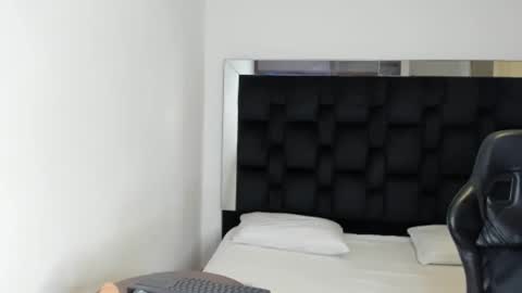 charlottecardona online show from January 5, 5:09 am