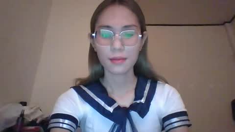 chelly4u69 online show from March 11, 12:54 am