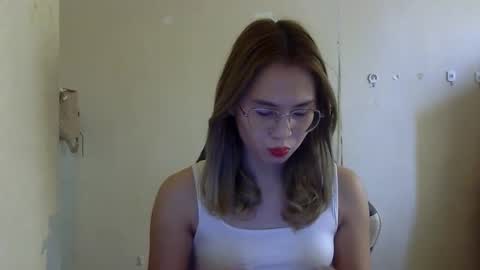 chelly4u69 online show from October 16, 5:19 am