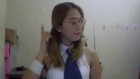 chelly4u69 online show from October 17, 6:28 am