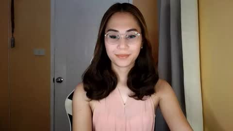 chelly4u69 online show from March 11, 2:37 am