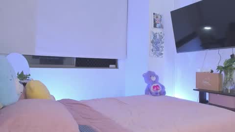 CHLOE online show from February 26, 7:35 am