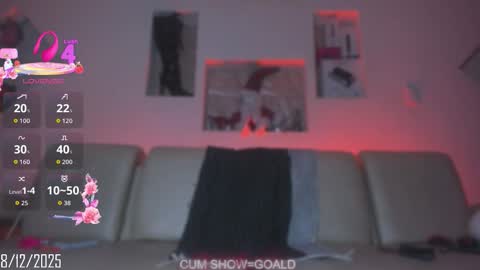 chloe_cooperr online show from December 18, 12:54 pm