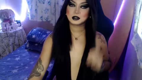 QUEEN CESS online show from April 22, 8:32 am