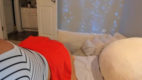    ........ Instagram  Lorysexys online show from April 2, 4:54 am