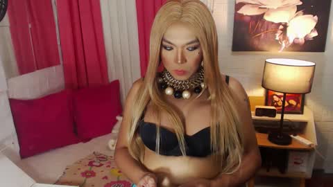 QUEEN SABRINA online show from December 22, 6:49 am