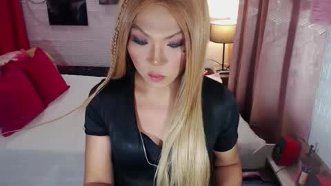 QUEEN SABRINA online show from May 31, 6:09 pm