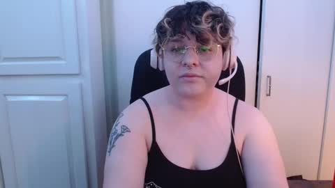 Harley  Vaughn online show from February 21, 8:49 pm