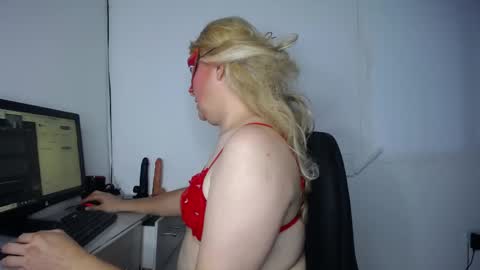 cute_boys_19 online show from April 16, 8:09 pm