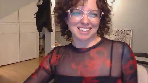 cyborgdyke online show from December 5, 12:37 am