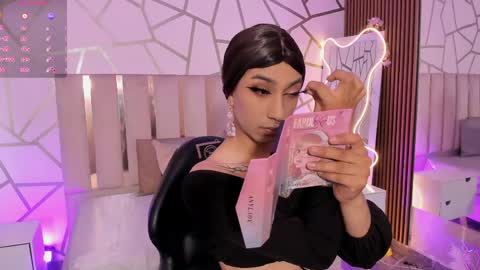 Cyrus online show from April 10, 1:06 pm