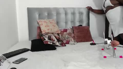 Daiisha.. online show from December 14, 8:04 pm