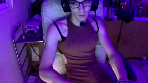 dairaxsissy00 online show from September 23, 11:22 pm