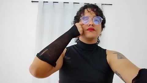 Diane Blosson online show from February 3, 12:54 am