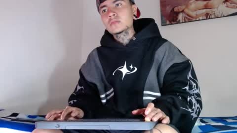 Snapshot of dannteftm chatting on December 25, 3:17 pm DANNTE online show from December 25, 3:17 pm