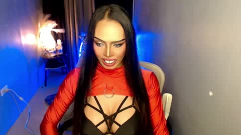 YOUR KINKY MISTRESS MADRIANA online show from June 8, 5:29 am