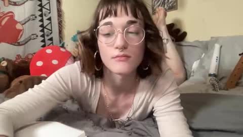 decemberholiday online show from February 10, 1:45 am