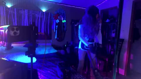 devilinsidedaisy online show from June 10, 3:28 am