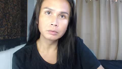 Snapshot of devine_g chatting on December 16, 2:25 am Igat online show from December 16, 2:25 am