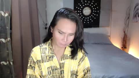 Snapshot of devine_g chatting on February 6, 1:49 am Igat online show from February 6, 1:49 am