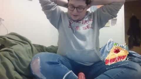 divinecherrypie online show from February 1, 11:37 pm