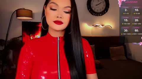    online show from November 8, 2:06 pm