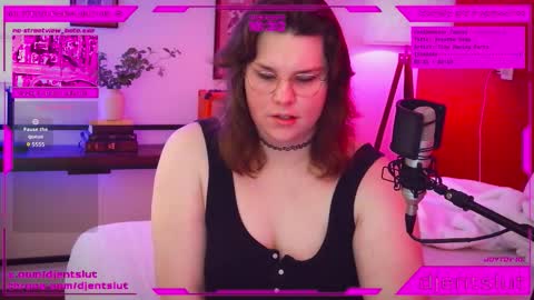 djentslut online show from March 1, 2:06 am