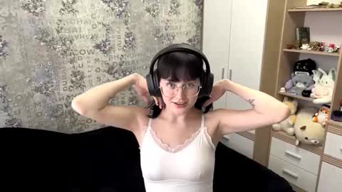 Annie PVT IS OPEN online show from September 14, 12:20 pm