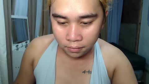 Stacy DONT FORGET TO FOLLOW ME AND THUMBS UP my wife samgrg2 online show from April 13, 1:04 pm