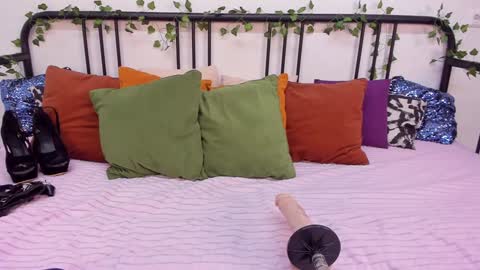 Honey Ill be waiting for you  Mon Tue Wed Fri 5pm-3am GMT online show from December 2, 5:10 pm