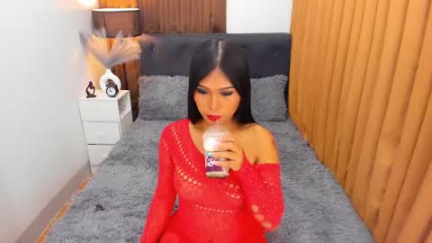 Ella online show from December 28, 7:22 am