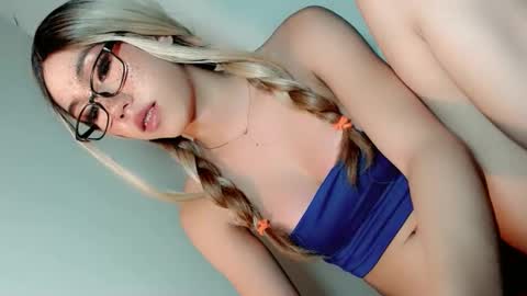 ellah_bonita online show from March 24, 6:18 am