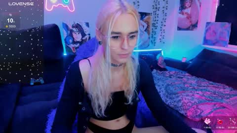 Snapshot of elli_26 chatting on October 20, 1:14 pm Ellie online show from October 20, 1:14 pm