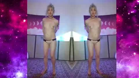 elly Apples online show from December 4, 5:23 am