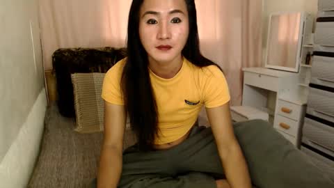 Snapshot of emarie91 chatting on February 13, 5:02 am Trans cummer online show from February 13, 5:02 am