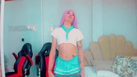 Snapshot of emiilysaenzz chatting on January 14, 4:50 pm EmillySaenz online show from January 14, 4:50 pm