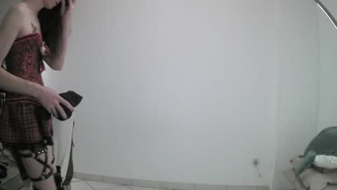 Emilia la cornue online show from July 12, 10:01 pm